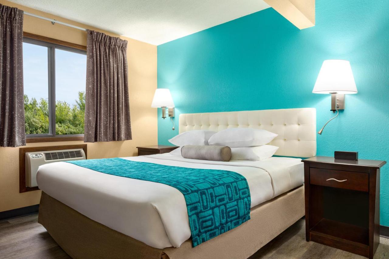Howard Johnson By Wyndham Waterloo/Cedar Falls Eksteriør bilde
