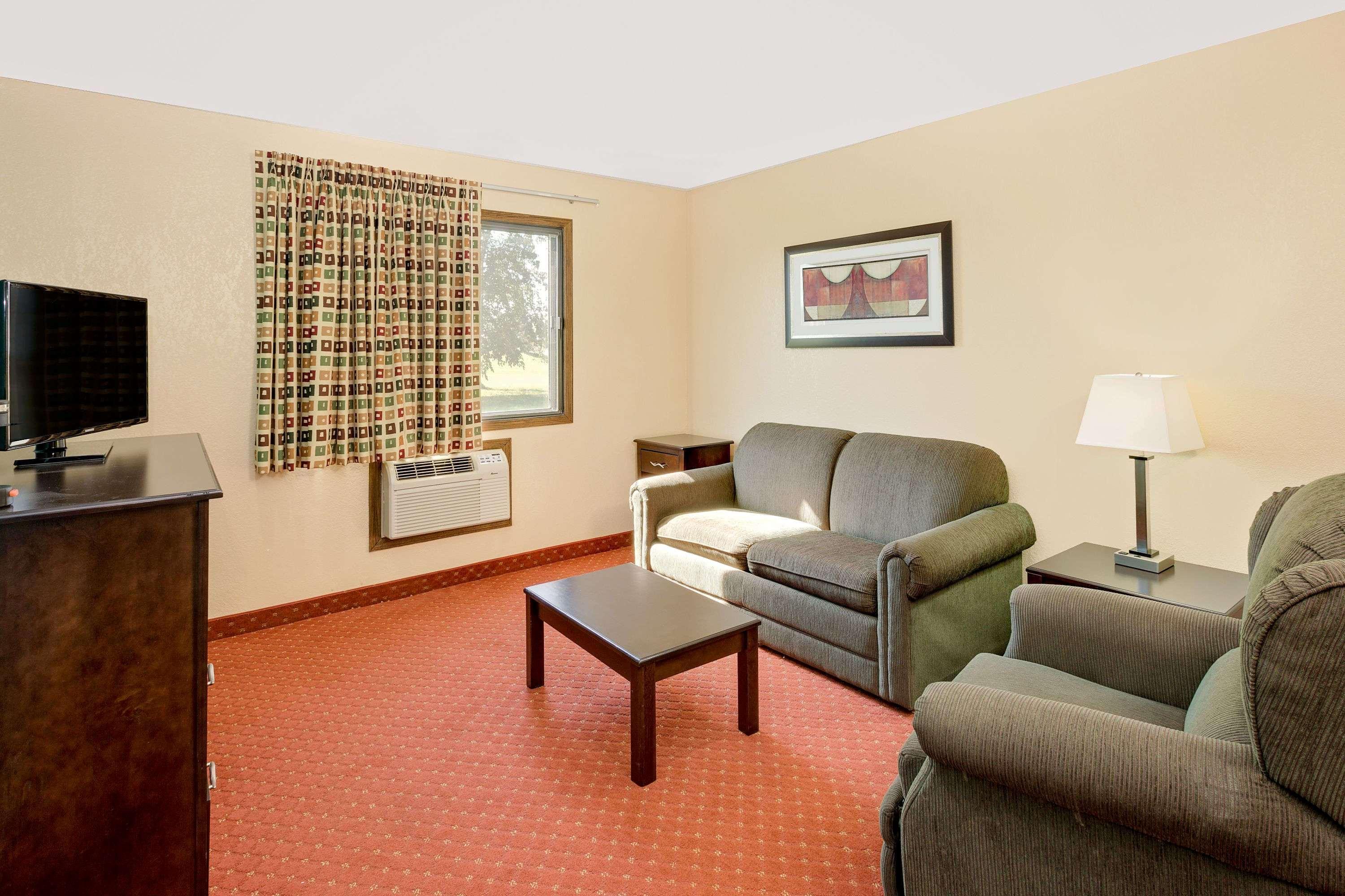 Howard Johnson By Wyndham Waterloo/Cedar Falls Eksteriør bilde