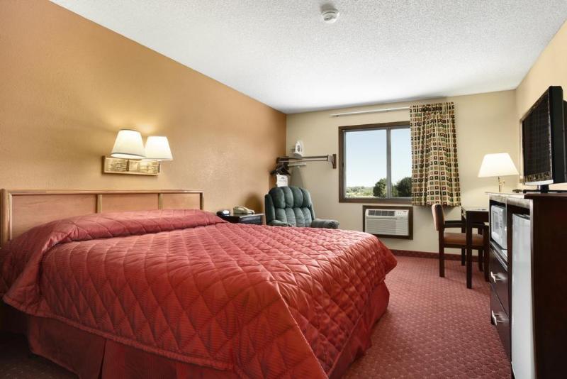Howard Johnson By Wyndham Waterloo/Cedar Falls Eksteriør bilde