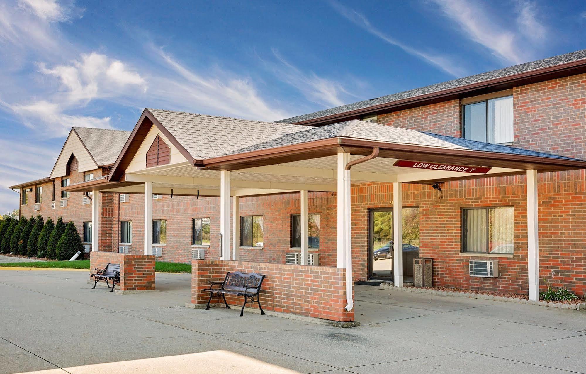 Howard Johnson By Wyndham Waterloo/Cedar Falls Eksteriør bilde